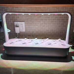 Click & Grow Smart Garden 9- Indoor Hydroponic Garden with LED Lights